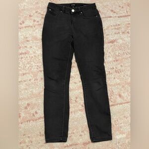 JNY Madison Skinny Stretchy Black Denim 2R